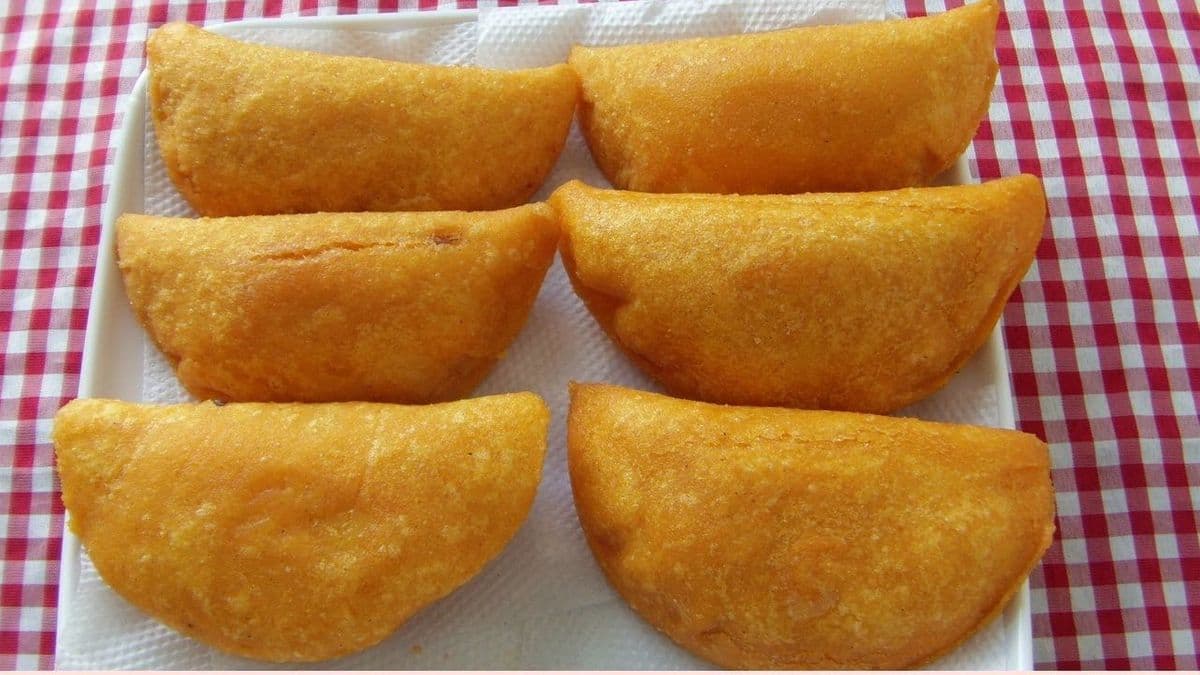 Empanada de Pollo (Chicken Empanada)