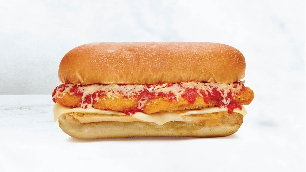 Small Chicken Parm Sub Combo / Petit sandwich au poulet parmesan