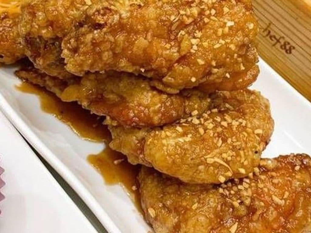 Crispy Chicken Wings w/ Honey Garlic (6 pieces) A4