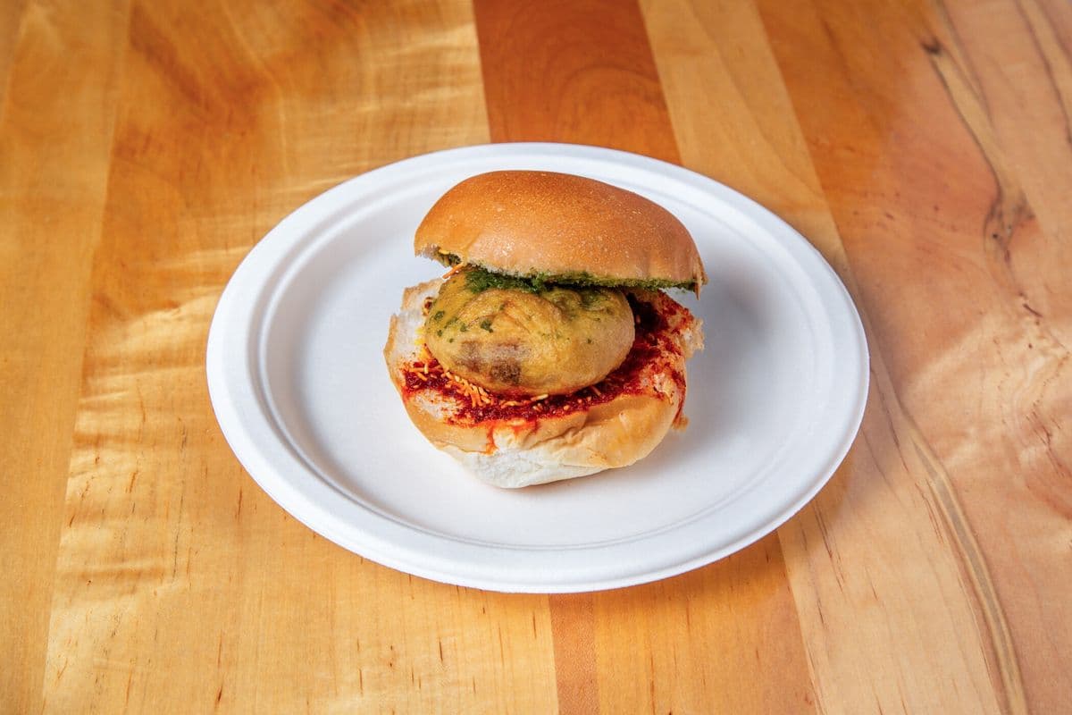 Vada Pav (1 pc)