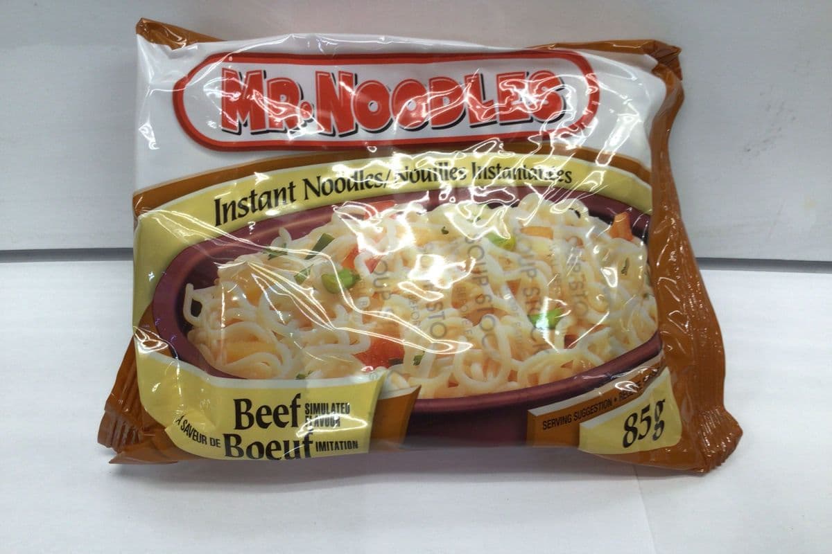 Mr. Noodles Beef Flavour Flat Instant Noodles (85 g)