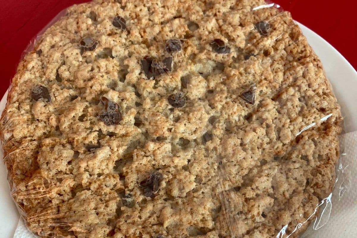 Oatmeal Cookies with Chocolate Chips