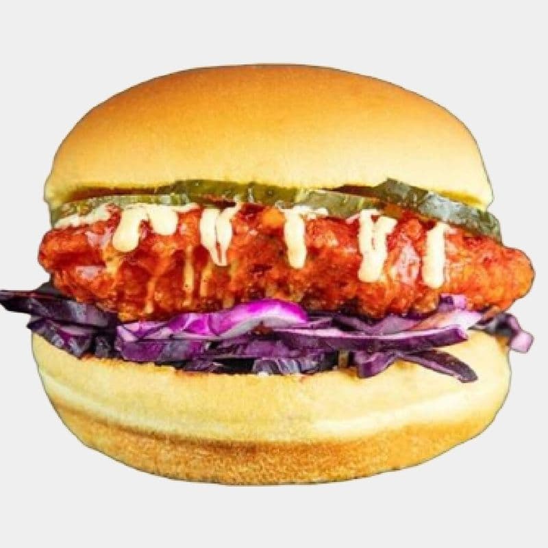 Combo de sandwich tendre au poulet piquant de nashville / Nashville Hot and Crispy Chicken Tender Sandwich Combo