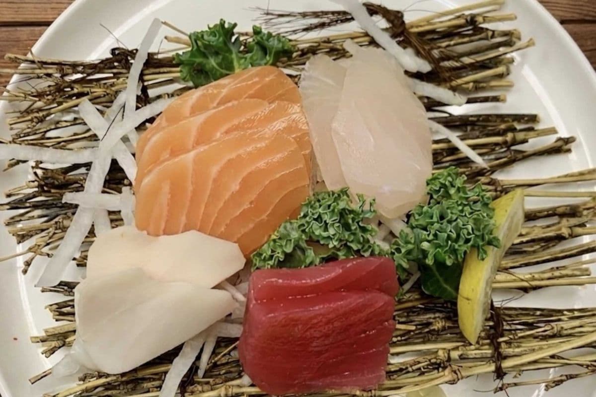 A07 Sashimi Appetizer (9 pcs)
