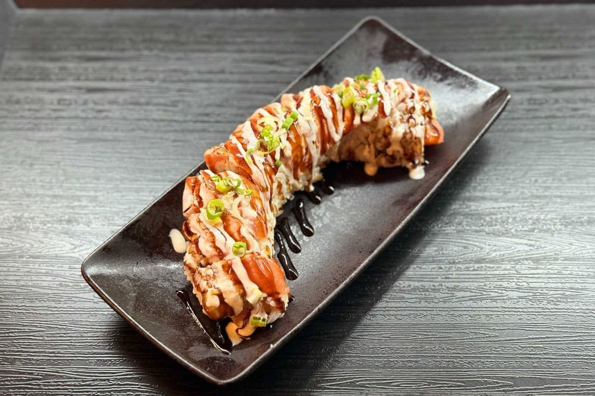SR22. Aburi Roll - Salmon