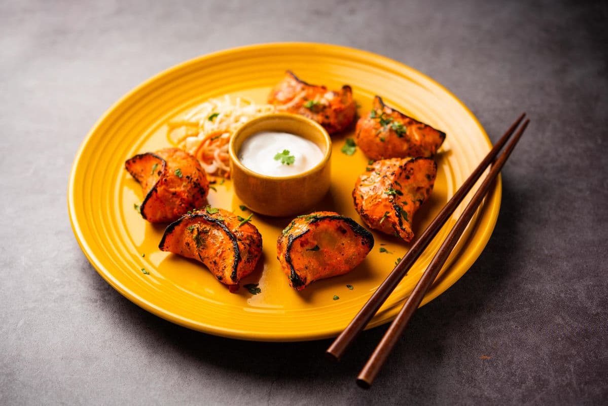 TANDOORI VEGI  MOMOS