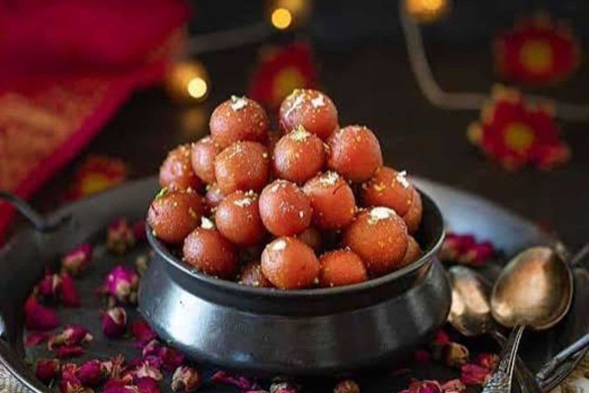 Gulab Jamun Hot (2Pcs)