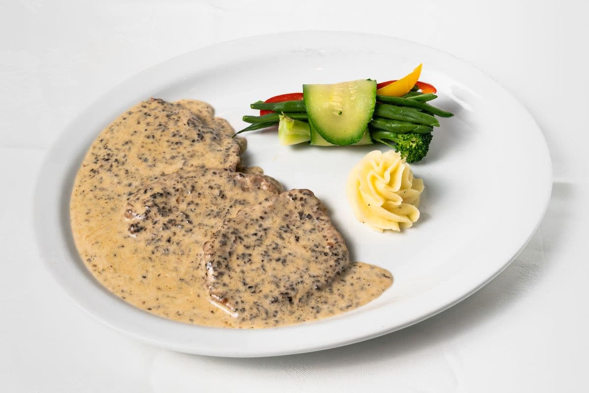 Scaloppine con Crema di Tartufo e Porcini