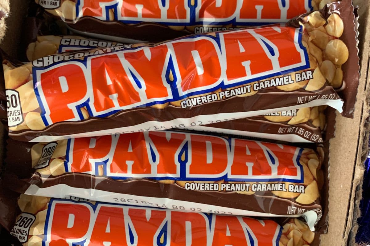 Payday Chocolatey covered peanut caramel bar 52g