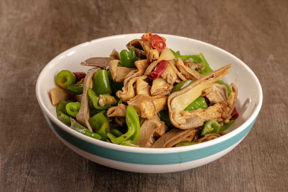 Stir Fried Pork Tripe with Green Pepper 尖椒炒肚丝