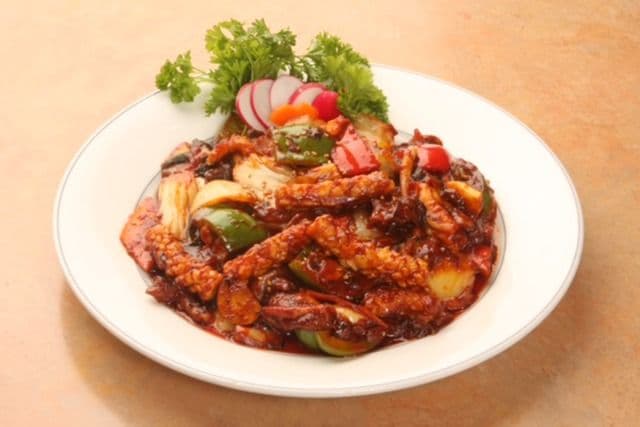 24. Spicy Stir-Fried Squid / 오징어 볶음 辣炒鱿鱼