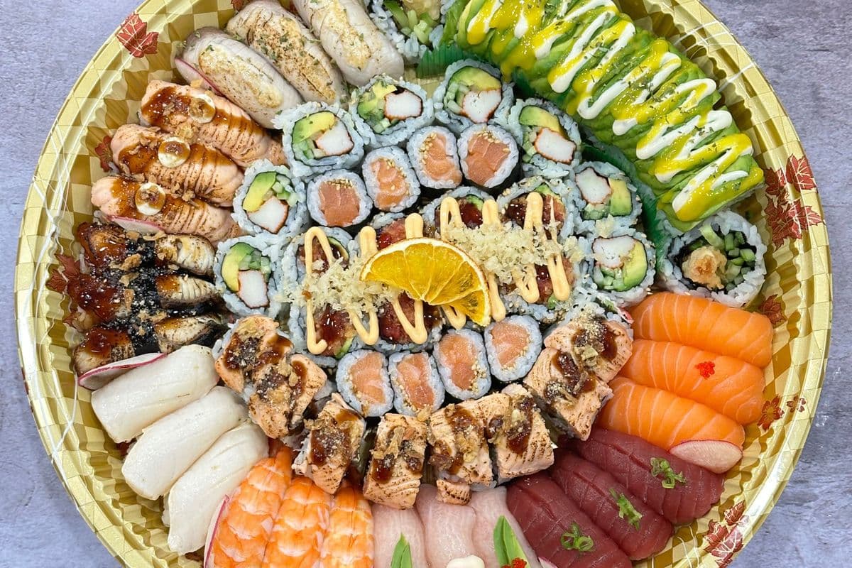 Medium Sushi and Maki Tray (66pcs)