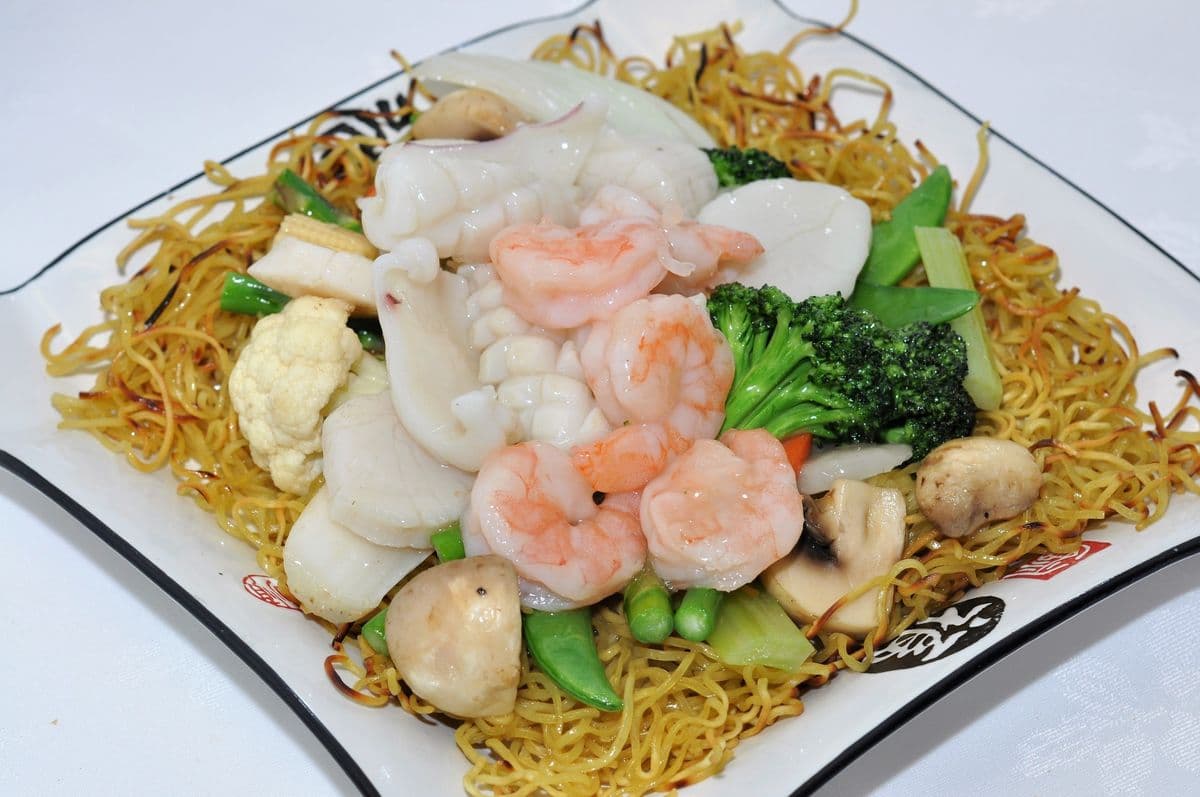 197. Seafood Chow Mein