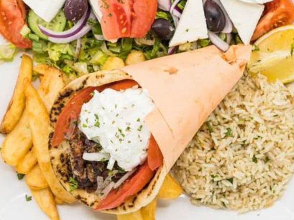 -- # 5 Assiette de pita au poulet souvlaki / Chicken Souvlaki Pita Dish