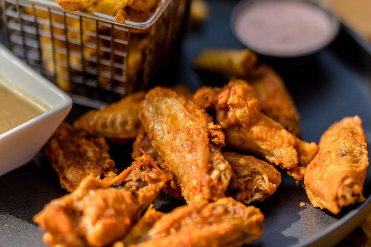 Pub Wings and Fries (1lb)