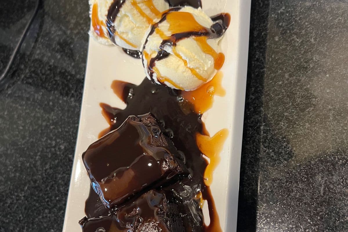Hot fudge brownie with ice cream
