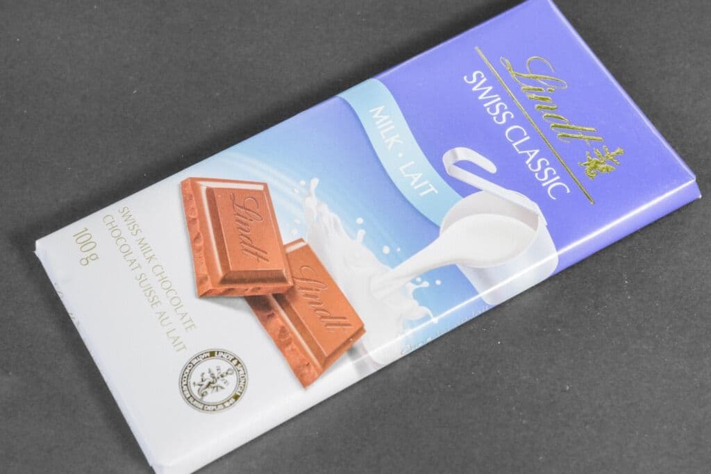 Lindt Swiss Classic White Chocolate Bar (100 g)