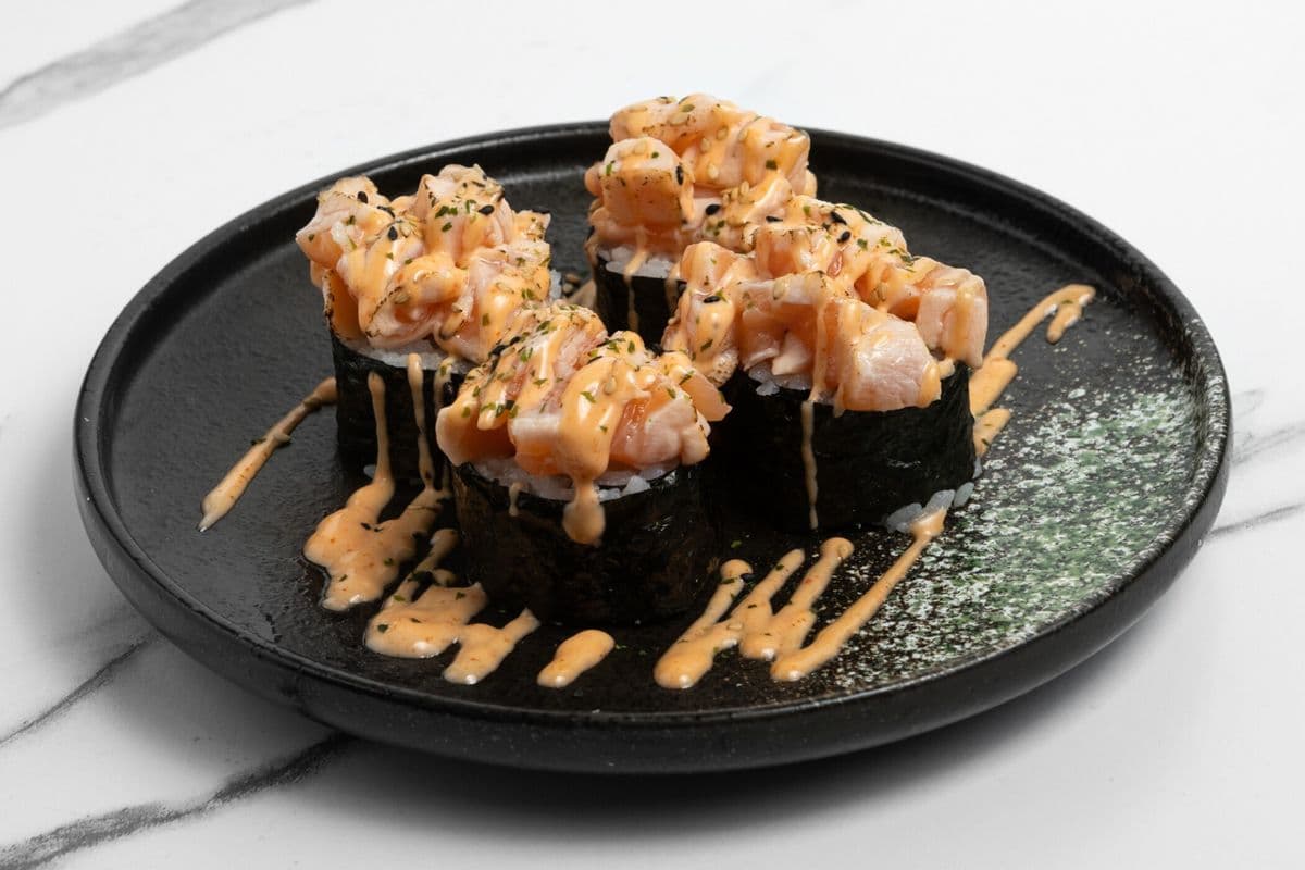 74. Volcano Roll (4 pcs)