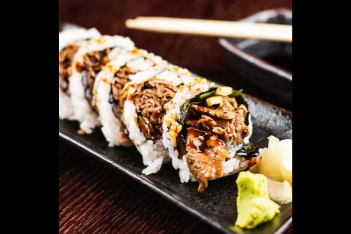 G19. Beef or Chicken Roll (5 pcs)