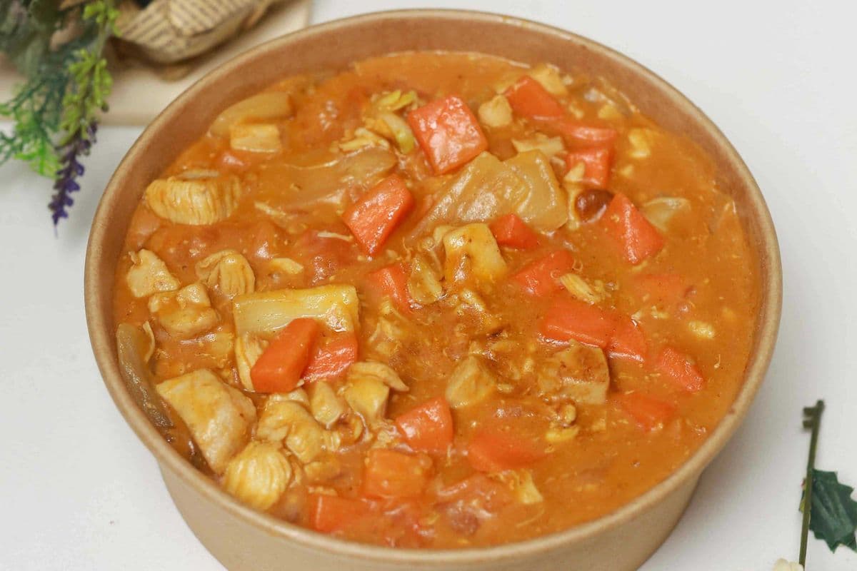 【F9】Stir-fried chicken breast with tomato curry咖喱鸡胸肉