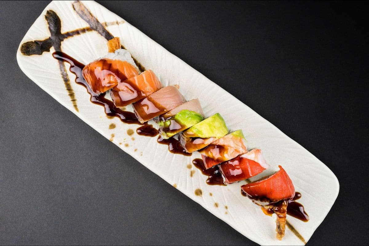 Rainbow Roll (8 Pieces)