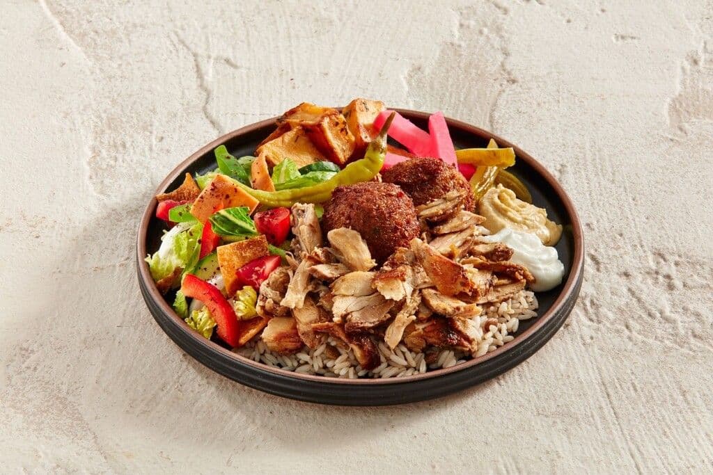 Falafel & Shawarma Plate / Falafel et assiette shawarma
