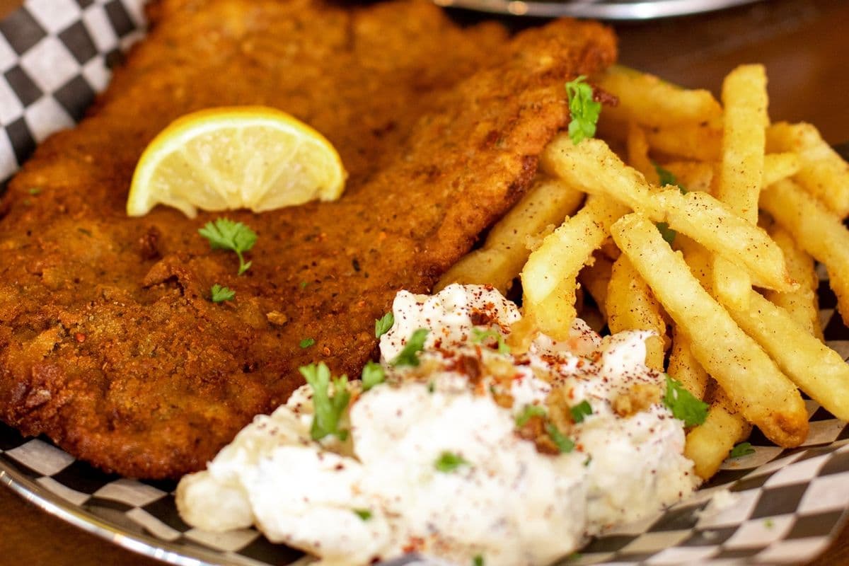 Assiette Schnitzel au porc / Pork Schnitzel Platter