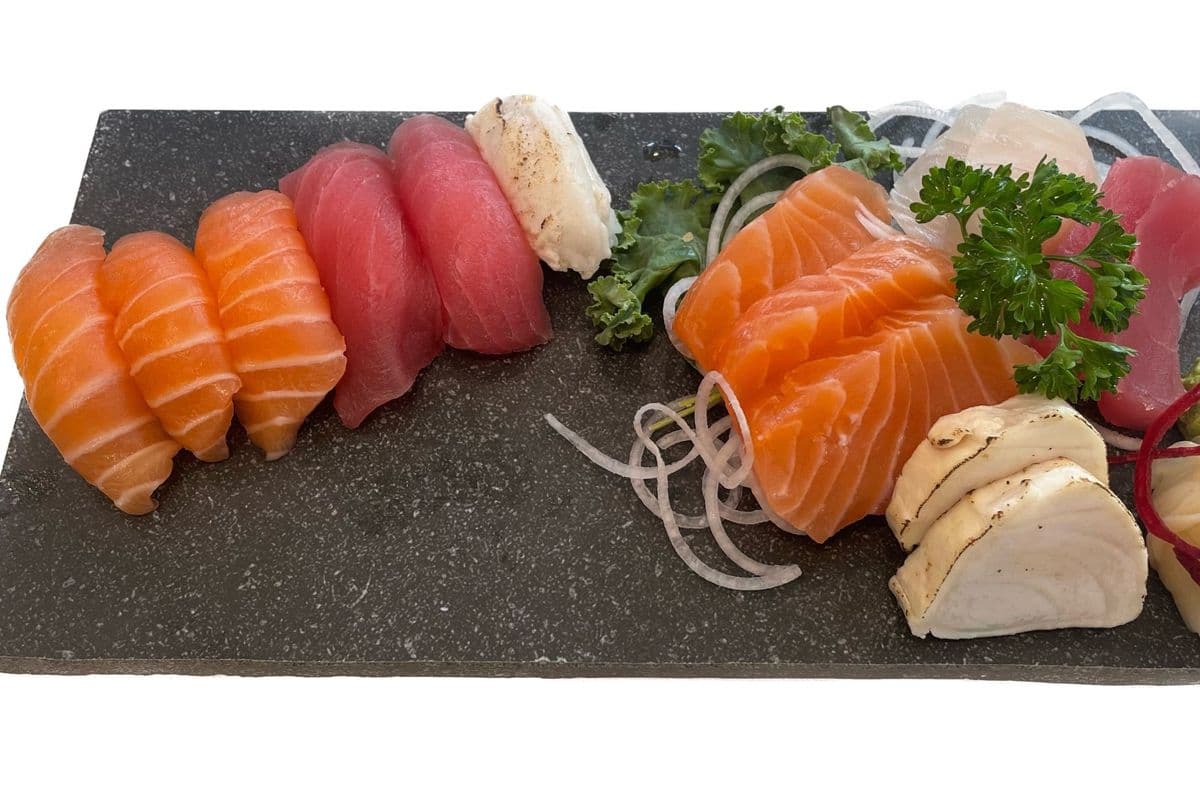 Sashimi (9 pcs) and Sushi (6 pcs)
