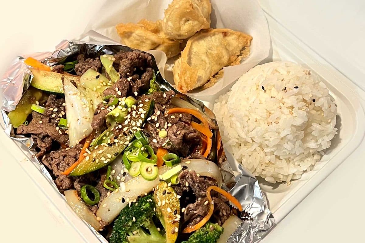 DS 9. Bulgogi Teriyaki & Beef Gyoza 3 pcs & Rice