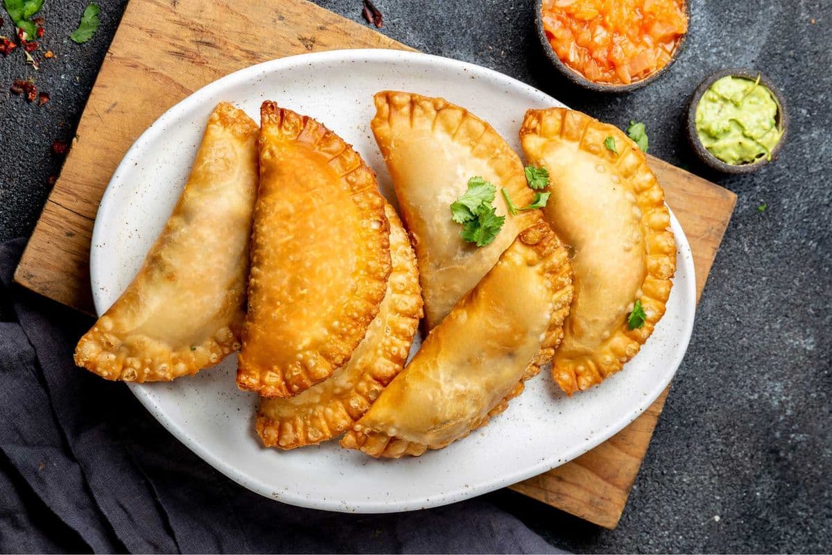 Brazilian Empanada Queijo - Pastel Brasileiro Queijo