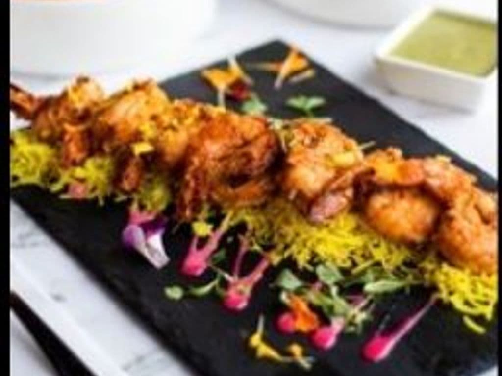 YELLOW CHICKEN TIKKA (6 PCS)