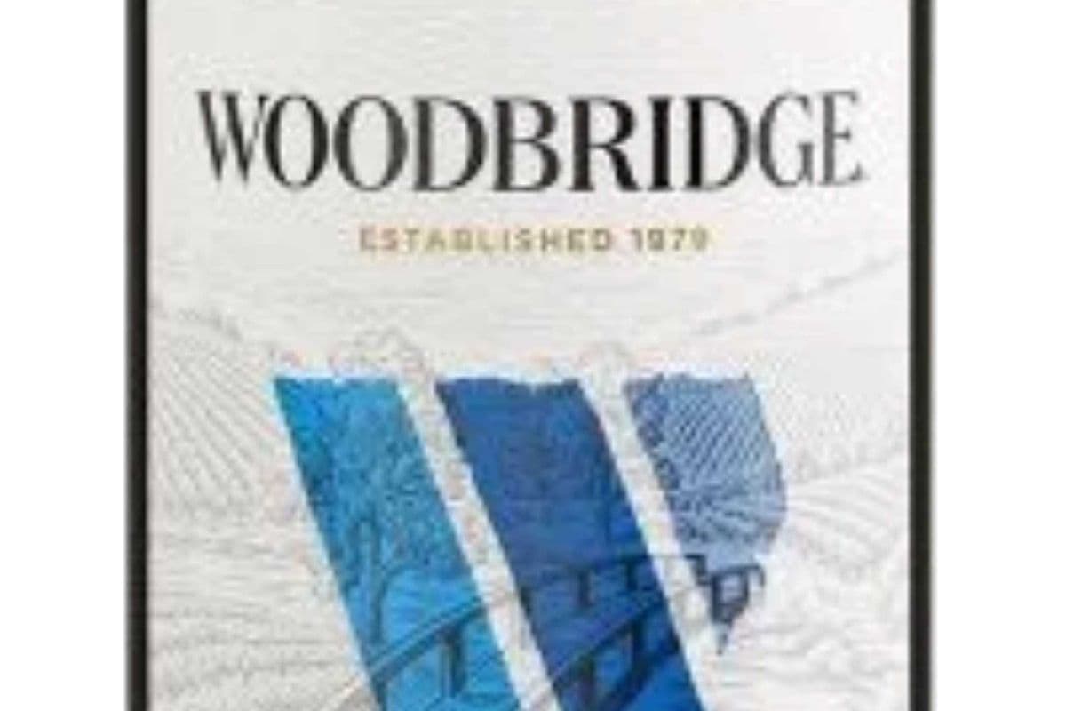 Woodbridge Merlot, 750ml wine (13.5% ABV) (1 x 750 ml)