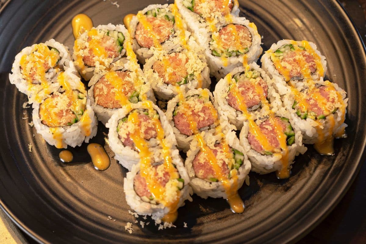 Spicy Salmon & Spicy Tuna Roll Combo