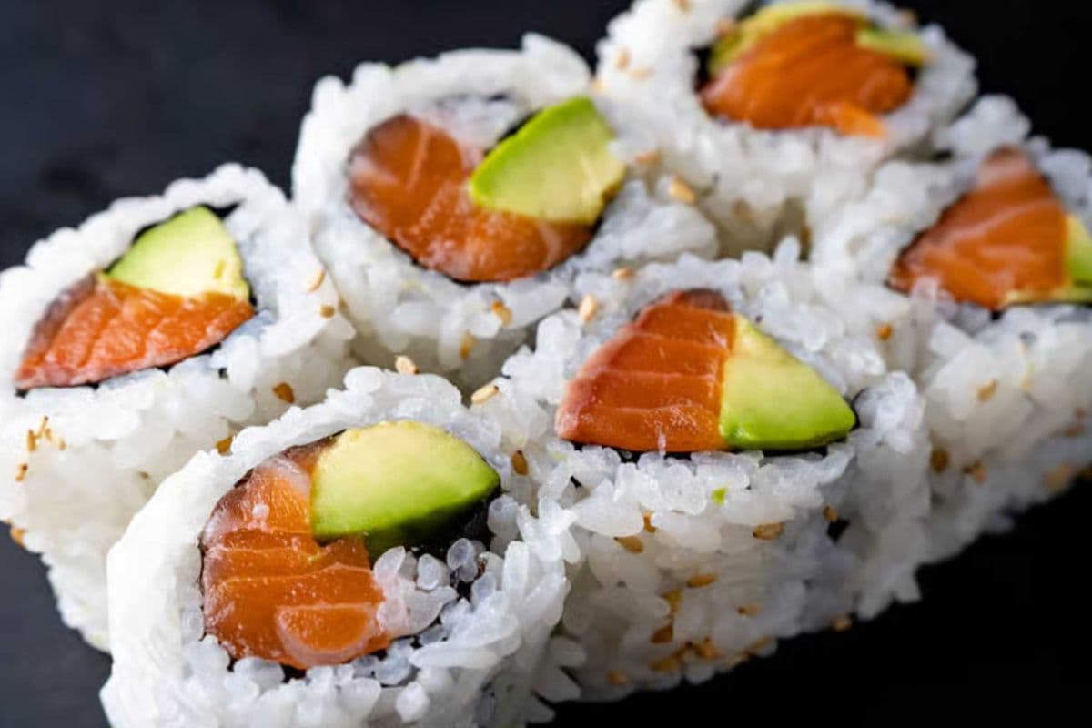 Salmon Avocado roll