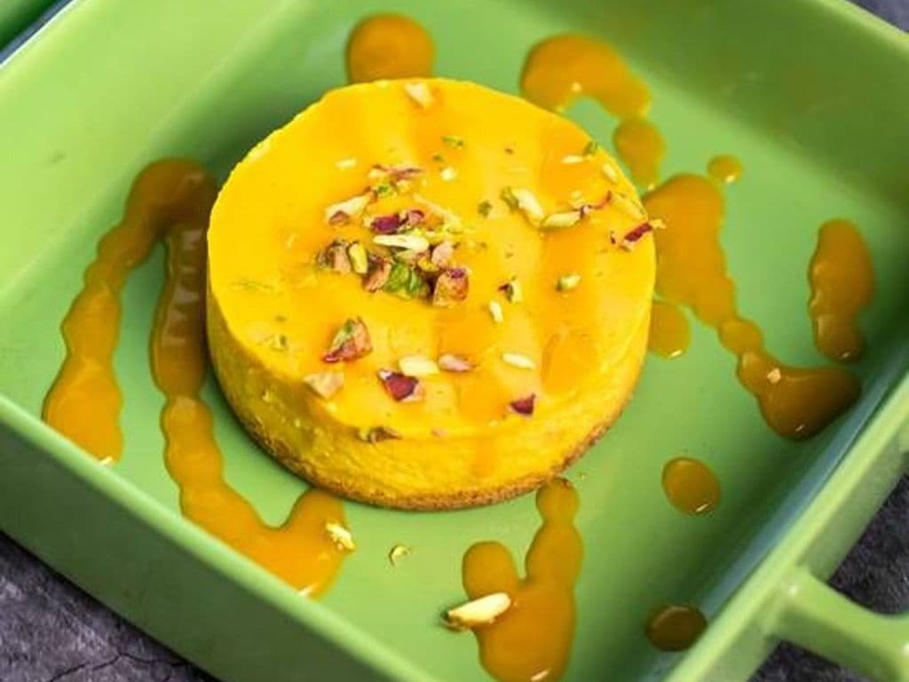 Mango & Pistachio Cheesecake