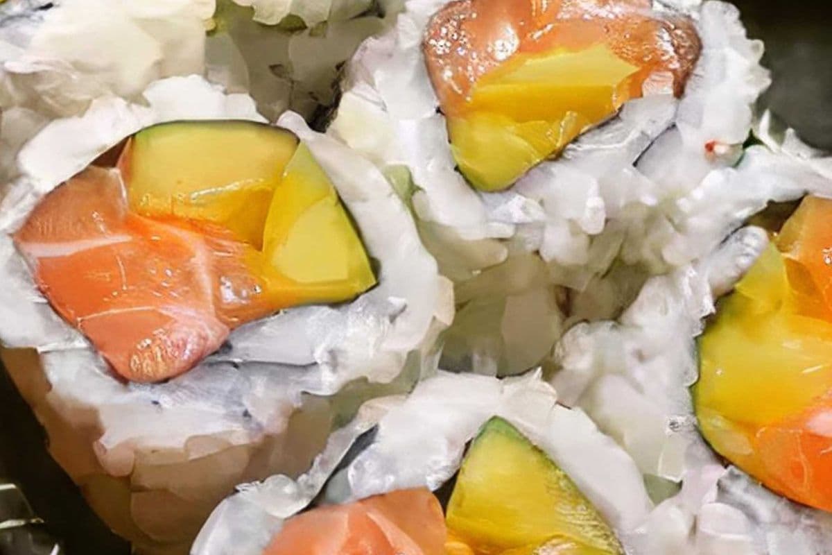 Salmon Mango Roll