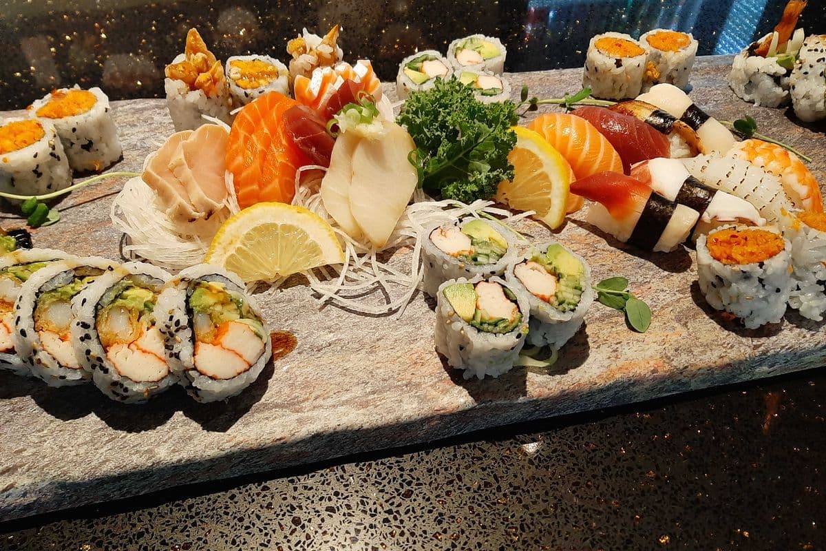 PT4 Sashimi, Nigiri, and Maki Medium (42 pcs)