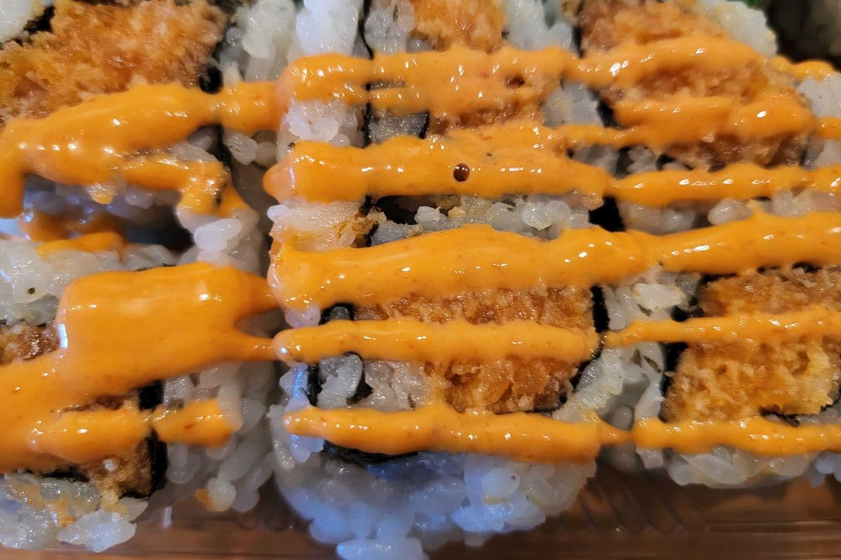 Spicy Salmon Maki - IN (6 pcs)