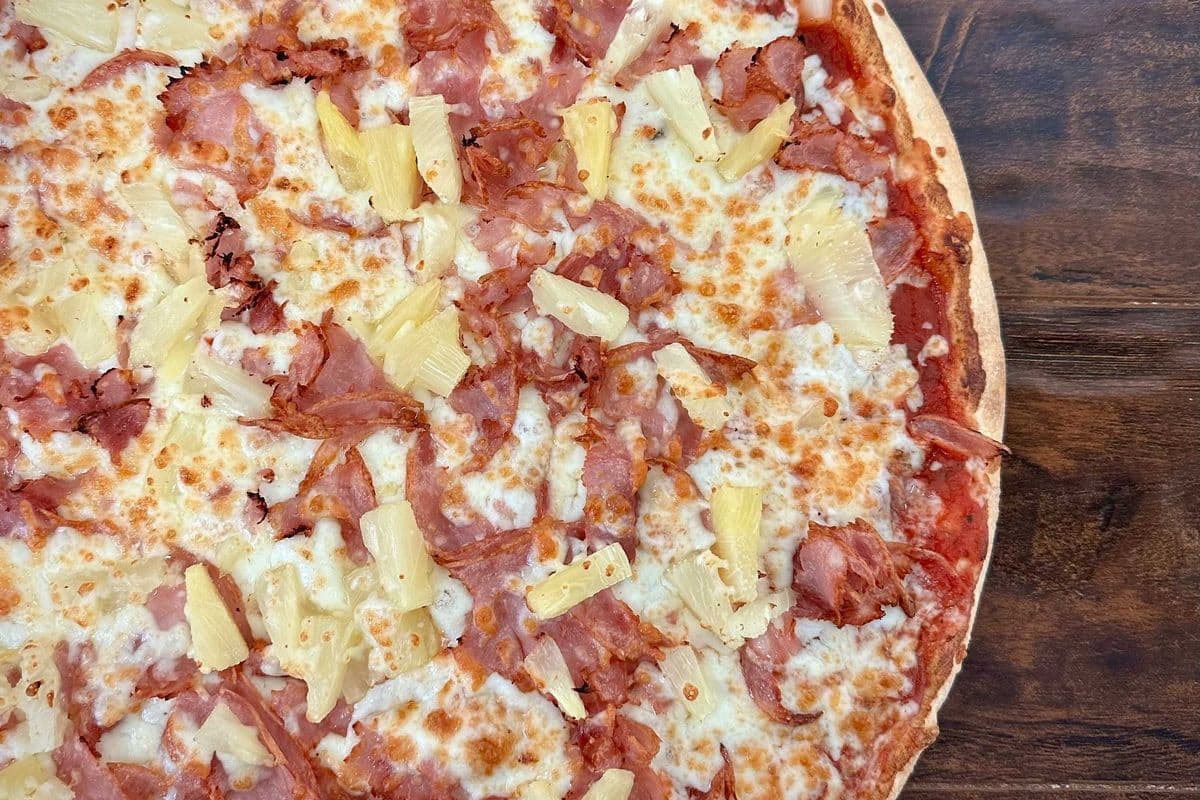 13" Medium Hawaiian Pizza