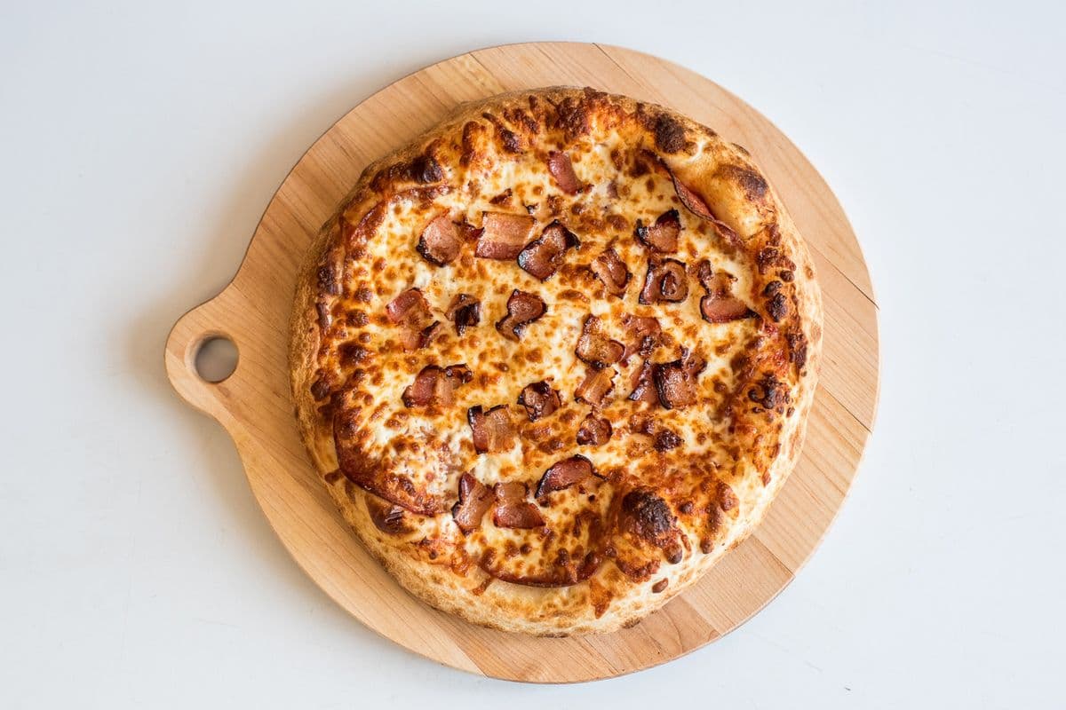 1 Pizza Québécoise 12" / 1 Quebec Pizza 12"