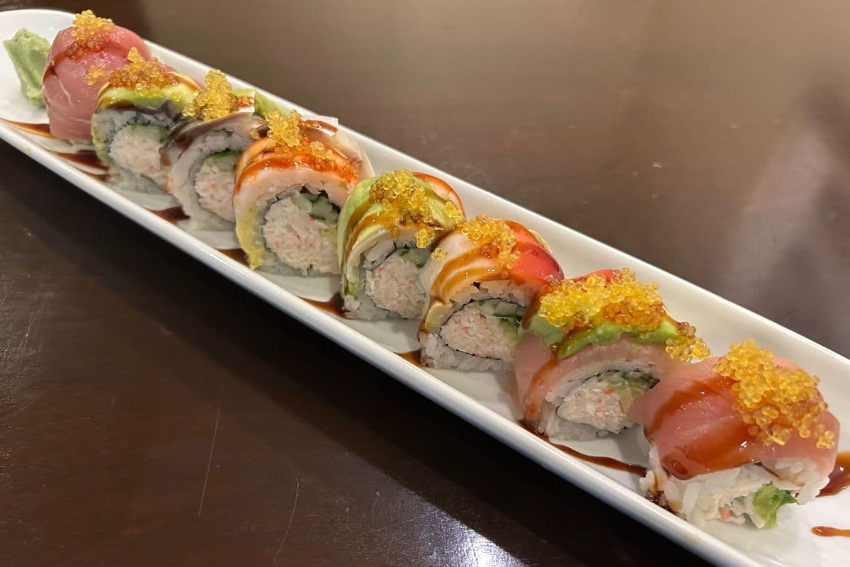 Rainbow Special Roll (8 pieces )