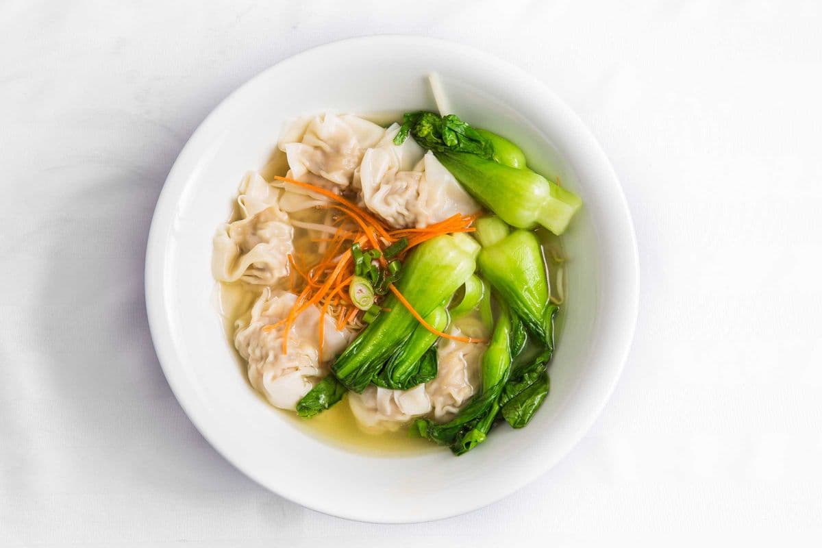 2. Wonton (Pork) Veggie Soup 手作鲜云吞（猪肉）菜汤