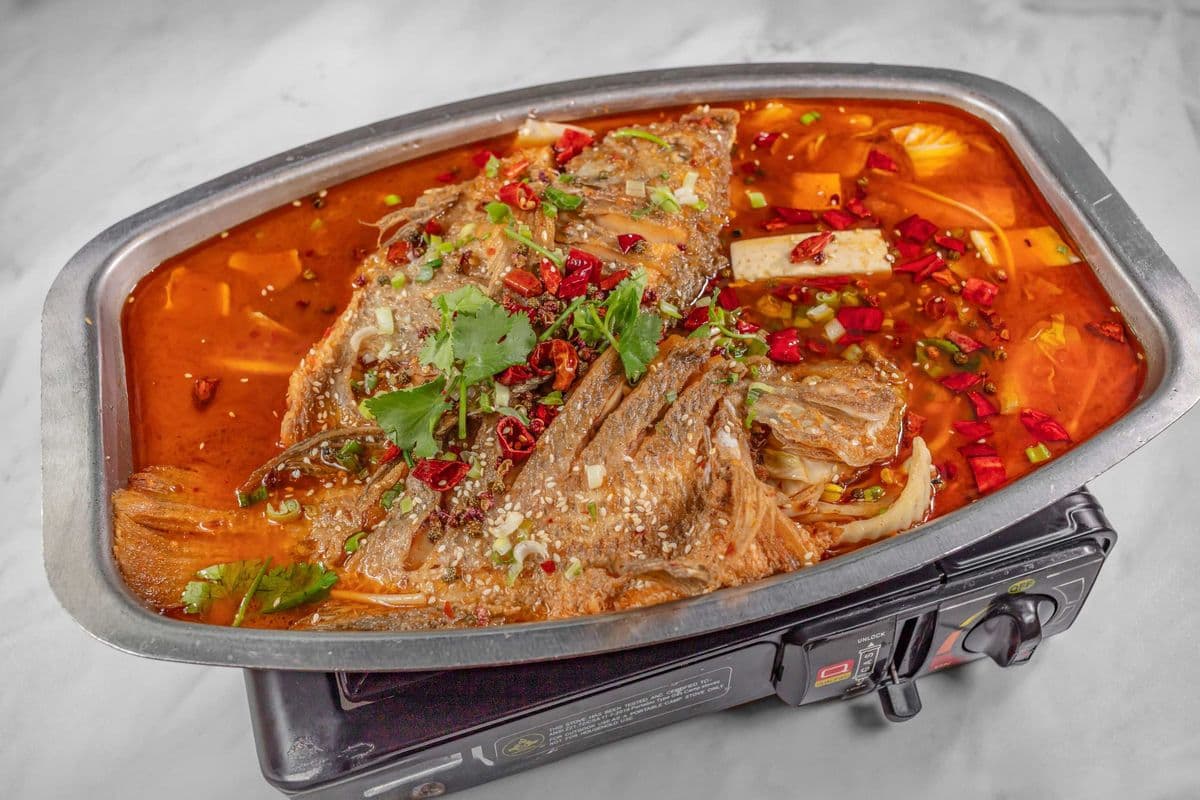 J04 Spicy Grilled Whole Fish with Red Pepper 香辣烤活鱼