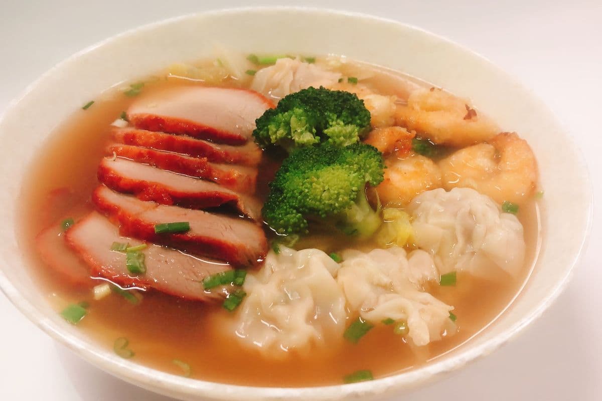 26.Deluxe Wonton Soup