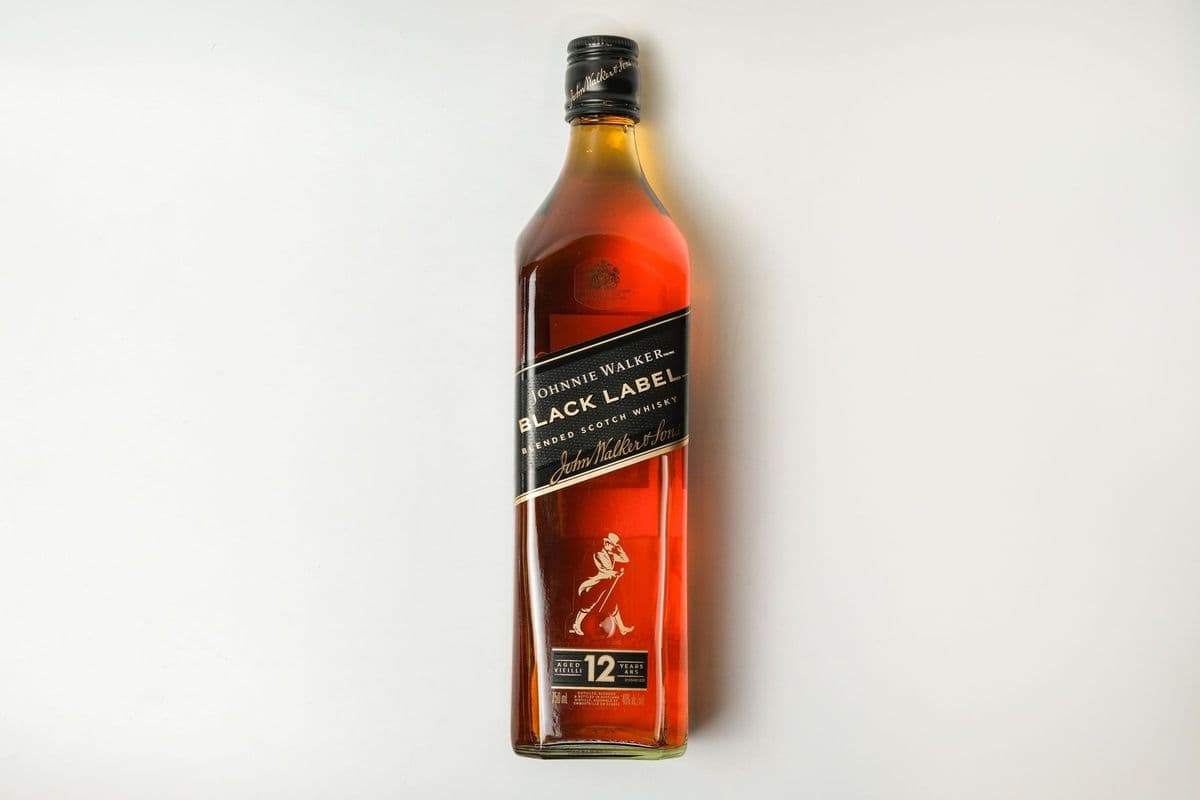 Johnnie Walker 12 Years Old Black Label (1 x 375 ml)