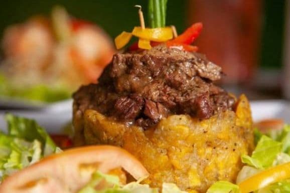 Mofongo de Res Guisada/ Mofongo au Ragoût de Boeuf