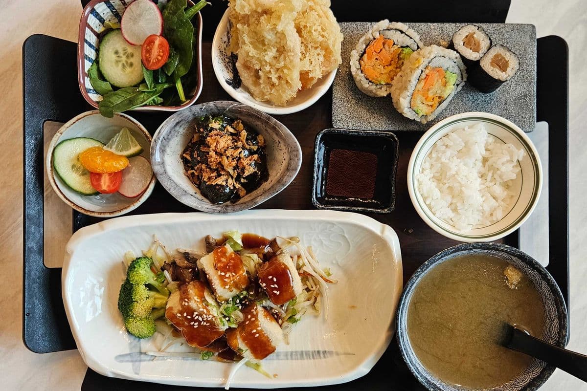 LUNCH TEISHOKU Teriyaki - tofu