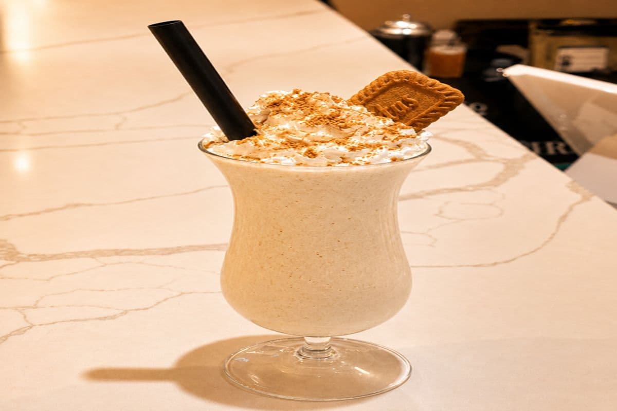 Lotus Velvet Shake