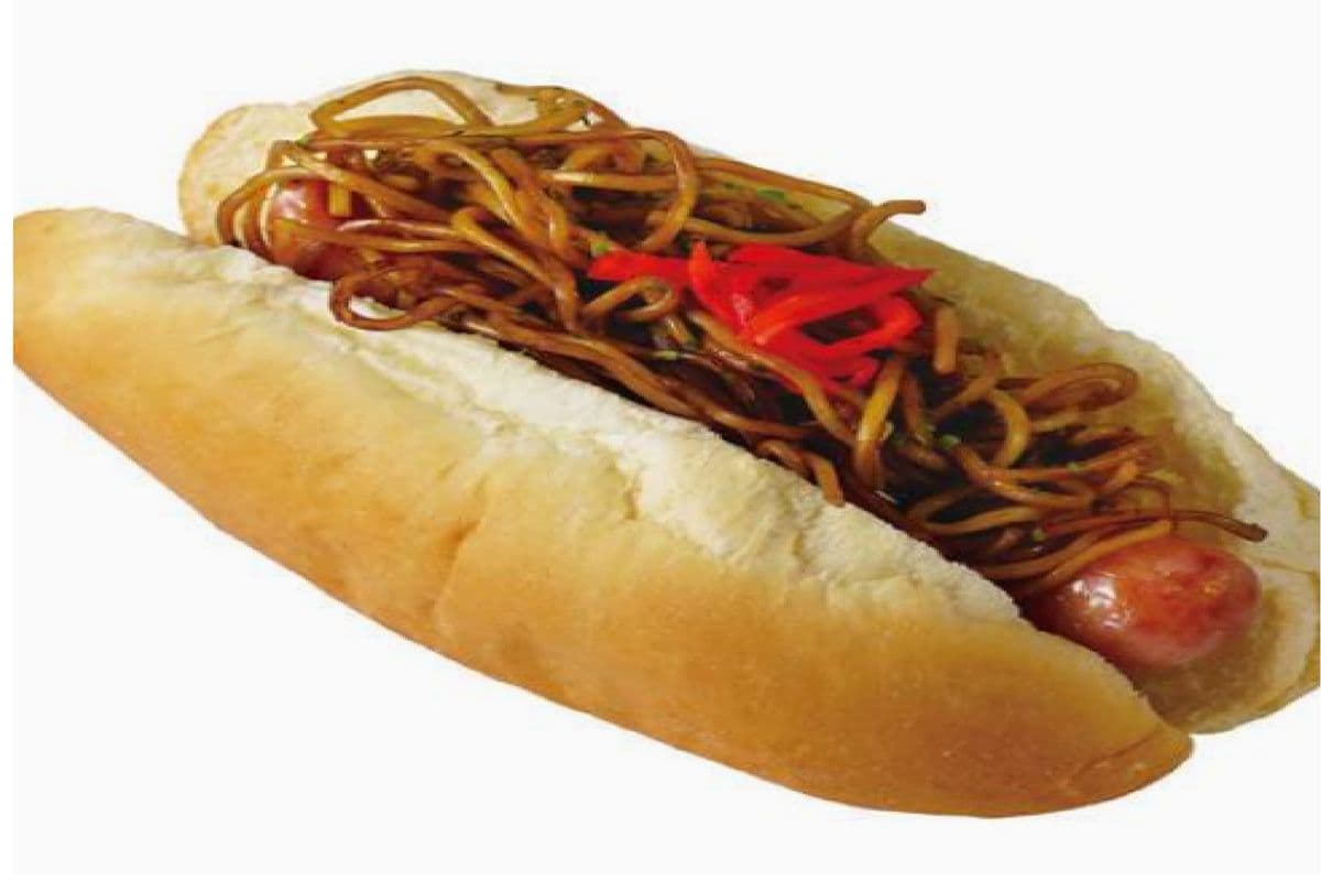 Yakisoba Hot Dog