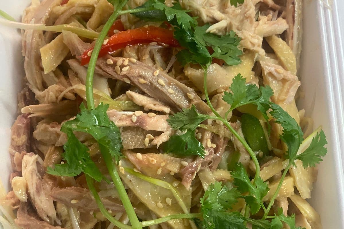 48. Shredded Chicken with Jellyfish Skin 海蜇皮手撕走地雞